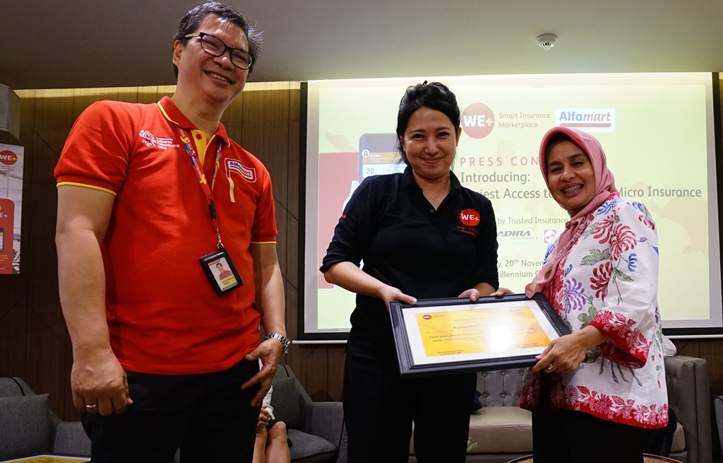 WE+ dan Alfamart, Adira Insurance bekerja sama menyediakan akses klaim di Alfamart di Indonesia