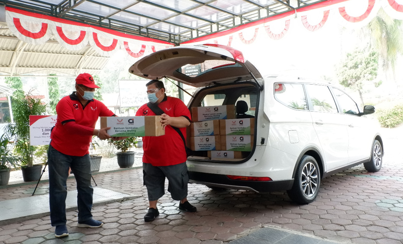Cortezian Indonesia memberikan bantuan berupa 1000 masker dan 100 makanan pokok 