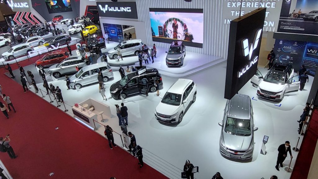Booth Wuling Motors di IIMS Hybrid 2022