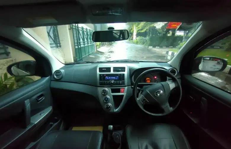 Interior mobil Daihatsu Sirion