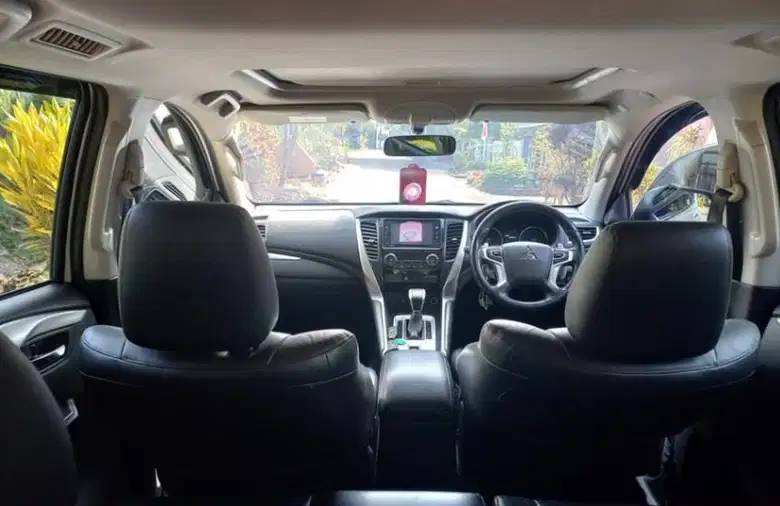 Interior mobil Mitsubishi Pajero
