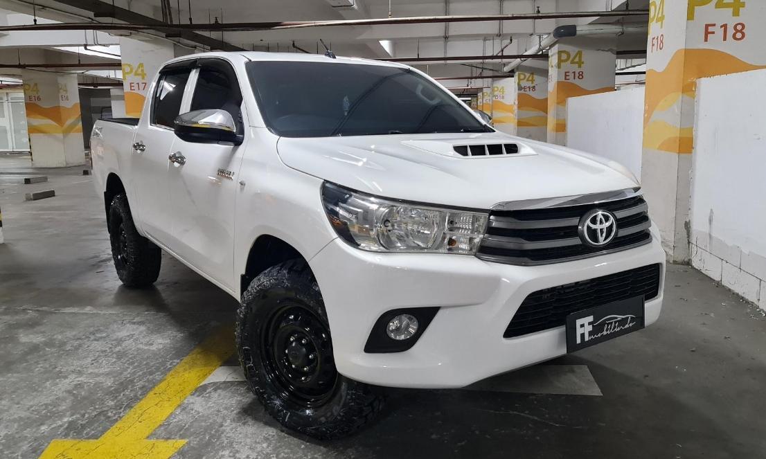 Commercial Toyota Hilux Double Cabin