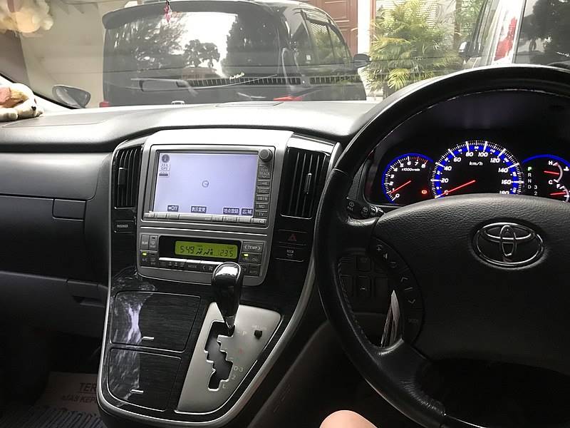 Interior Toyota Alphard V